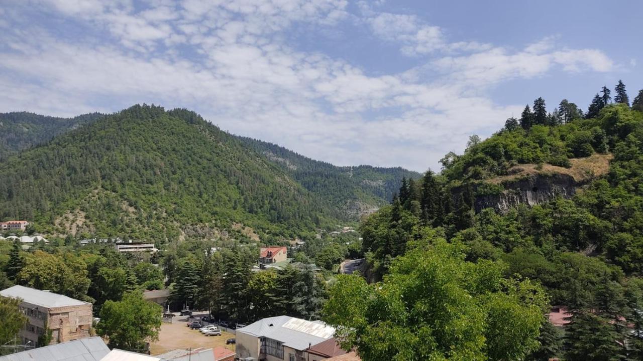 Nest Hotel Bordzjomi Buitenkant foto