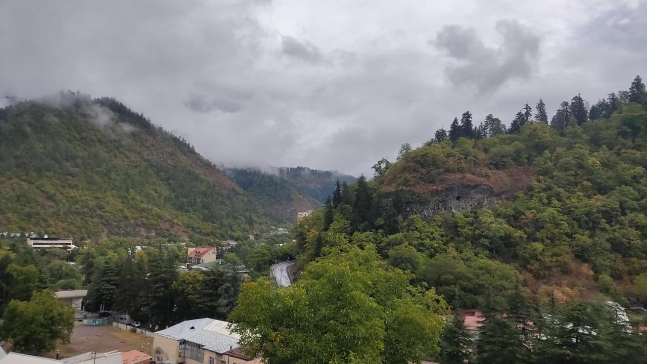 Nest Hotel Bordzjomi Buitenkant foto